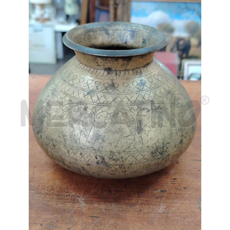 VASO BRONZO MARTELLATO FIGURE INCISE ETNICO | Mercatino dell'Usato Manduria 1