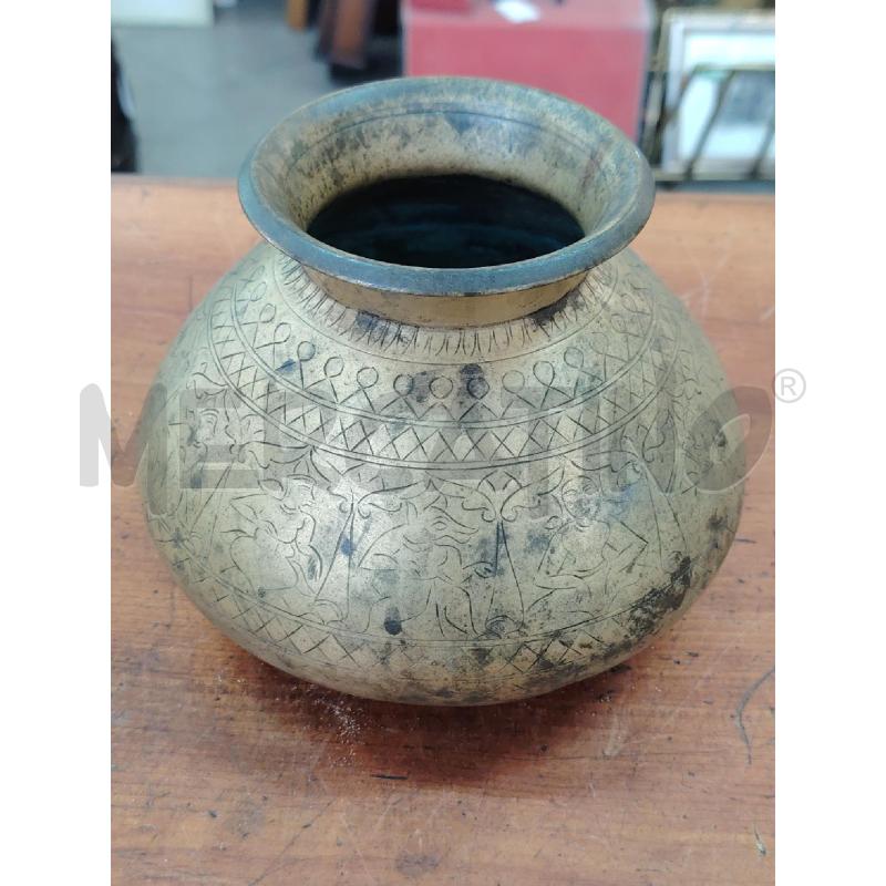 VASO BRONZO MARTELLATO FIGURE INCISE ETNICO | Mercatino dell'Usato Manduria 2