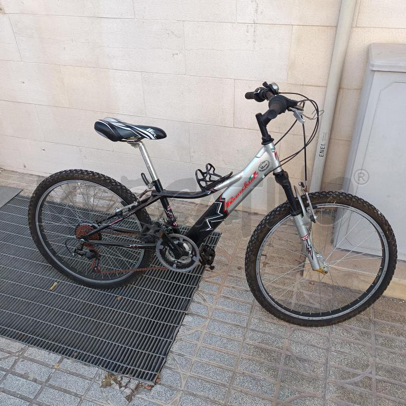 BICICLETTA RONDINE NERA E GRIGIA | Mercatino dell'Usato Martina franca 1