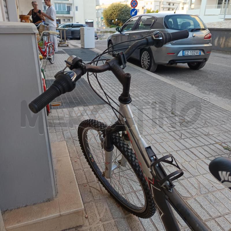BICICLETTA RONDINE NERA E GRIGIA | Mercatino dell'Usato Martina franca 5