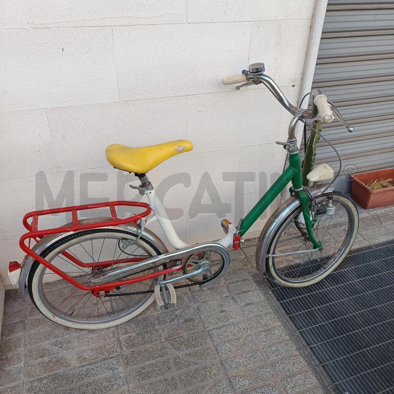 BICICLETTA VERDE ROSSA E BIANCA | Mercatino dell'Usato Martina franca 1