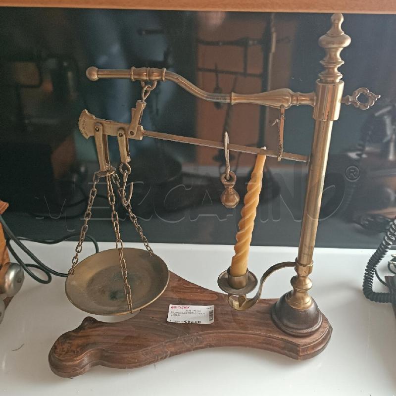 BILANCIA LEGNO CON CANDELA   | Mercatino dell'Usato Martina franca 1