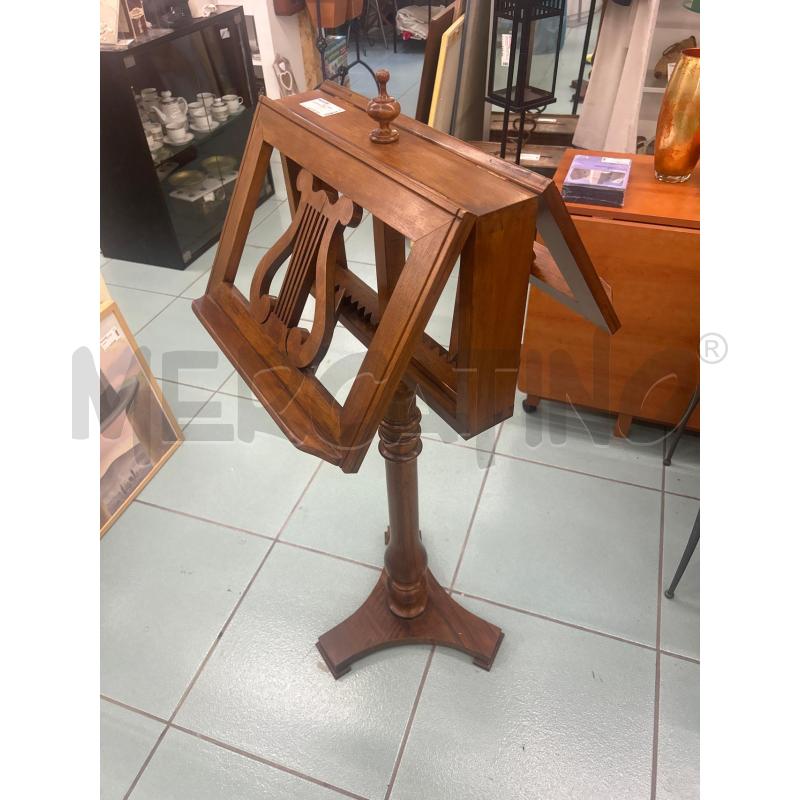 LEGGIO IN LEGNO  | Mercatino dell'Usato Martina franca 2
