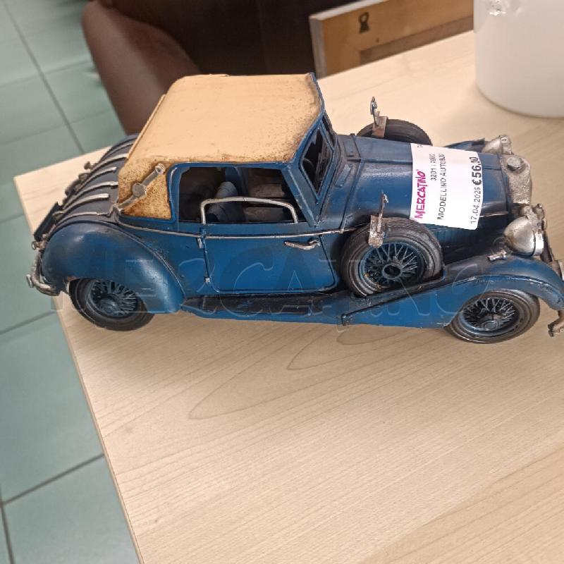 MODELLINO AUTO BLU | Mercatino dell'Usato Martina franca 2