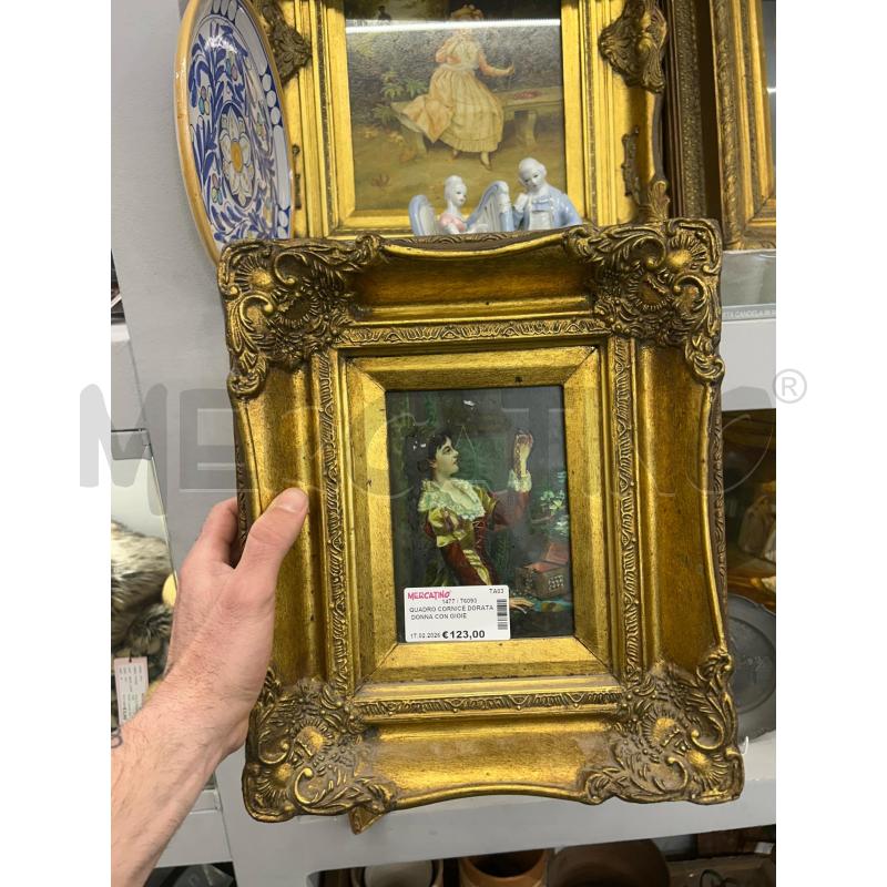 QUADRO CORNICE DORATA DONNA CON GIOIELLI | Mercatino dell'Usato Martina franca 1