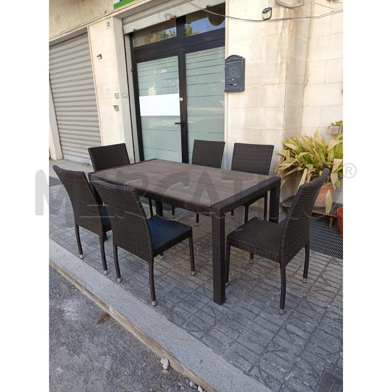TAVOLO ESTERNO + 8 SEDIE | Mercatino dell'Usato Martina franca 1
