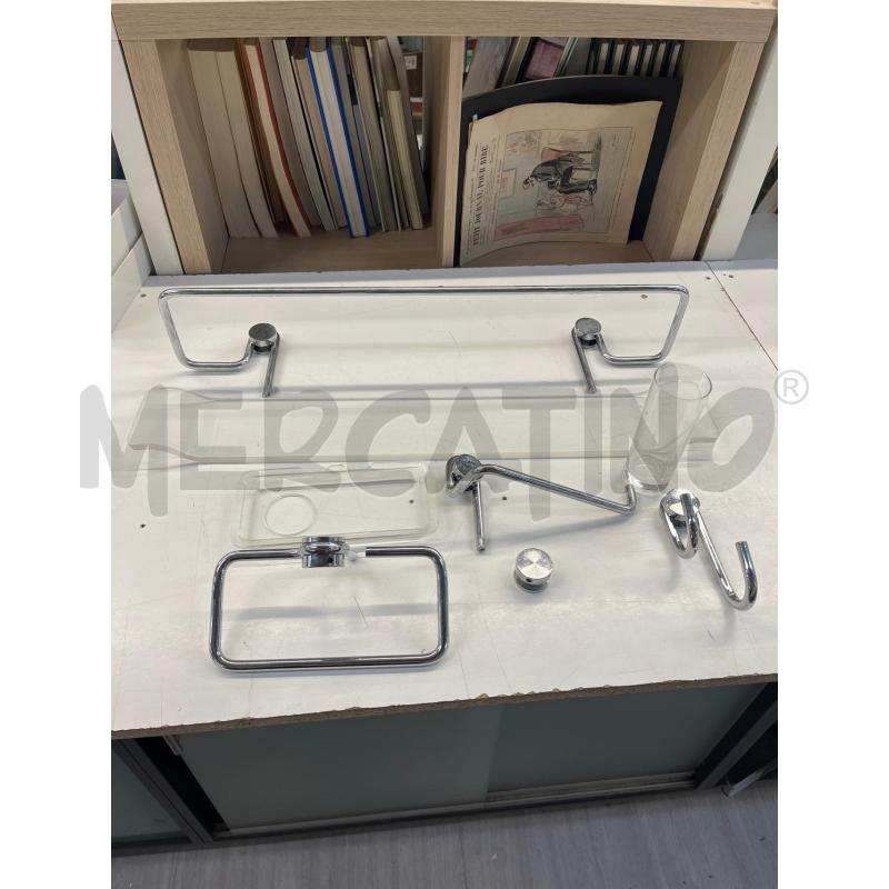 ACCESSORI BAGNO SET METALLO E PLEXY | Mercatino dell'Usato Teramo 1