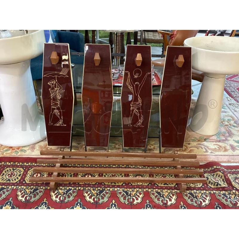 APPENDI ABITI STILE GIO PONTI + SUPPORTO LEGNO CAPPELLIERA VINTAGE - DISEGNI  | Mercatino dell'Usato Teramo 1