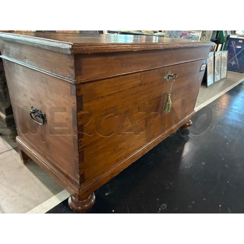 BAULE LEGNO NOCE PIEDE CIPOLLA | Mercatino dell'Usato Teramo 4