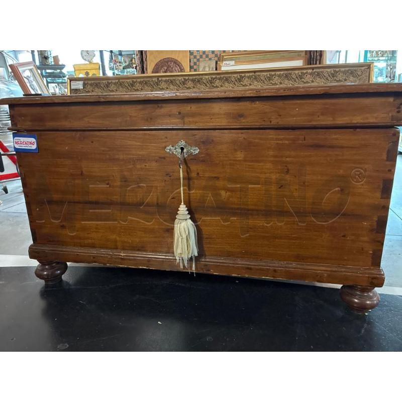 BAULE LEGNO NOCE PIEDE CIPOLLA | Mercatino dell'Usato Teramo 2