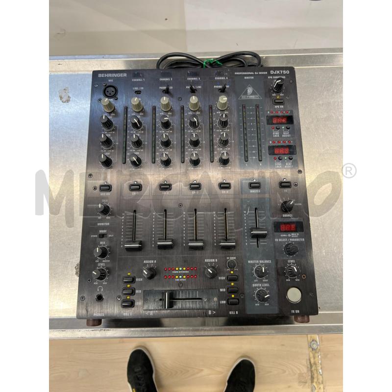 BEHRINGER DJX750 PRO MIXER PER DJ CON 5 CANALI ED EFFETTI DIGITALI E CONTATORE BPM  | Mercatino dell'Usato Teramo 1