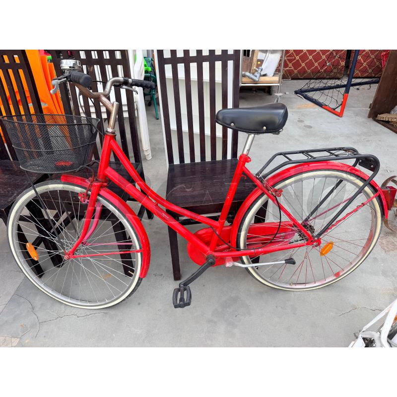 BICICLETTA DA PASSEGGIO ROSSA | Mercatino dell'Usato Teramo 1