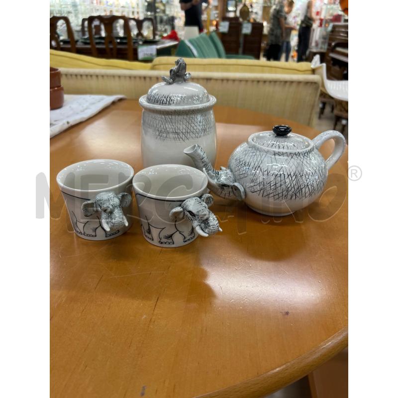 BISCOTTIERA CERAMICA + TEIERA + 2 TAZZE DECORAZIONE ELEFANTI | Mercatino dell'Usato Teramo 1