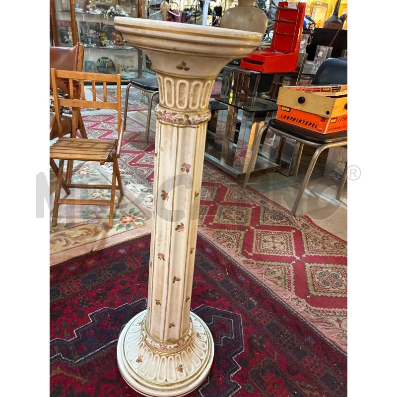 COLONNA PORTAVASI IN CERAMICA CAPODIMONTE CON FIORI | Mercatino dell'Usato Teramo 4