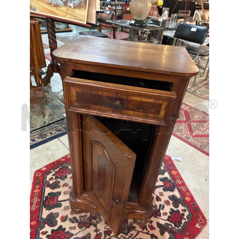 COMODINO IN LEGNO C.NOCE 1SPORT+1CASSETTO | Mercatino dell'Usato Teramo 4