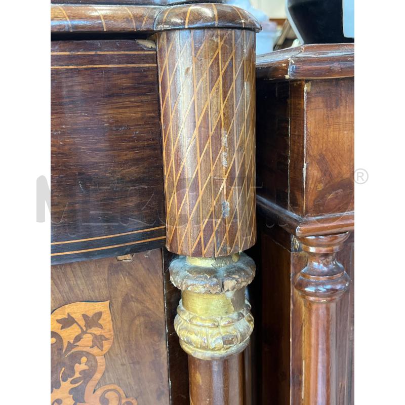 COMO' EPOCA IN LEGNO MASSELLO IMPIALLICCIATO E DECORAZIONI COLONNINE 4 CASSETTONI  | Mercatino dell'Usato Teramo 3