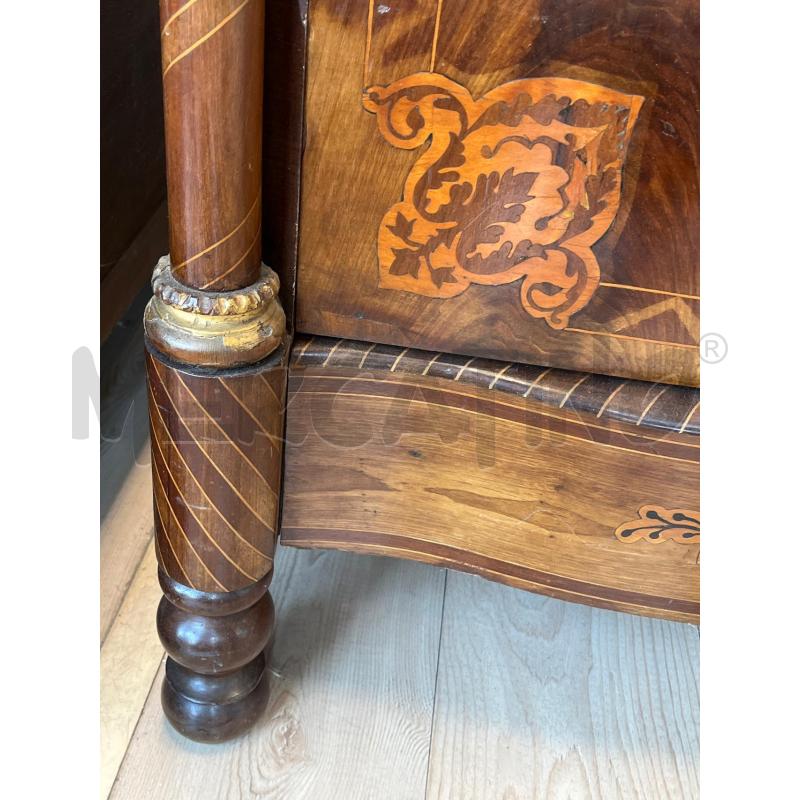 COMO' EPOCA IN LEGNO MASSELLO IMPIALLICCIATO E DECORAZIONI COLONNINE 4 CASSETTONI  | Mercatino dell'Usato Teramo 4