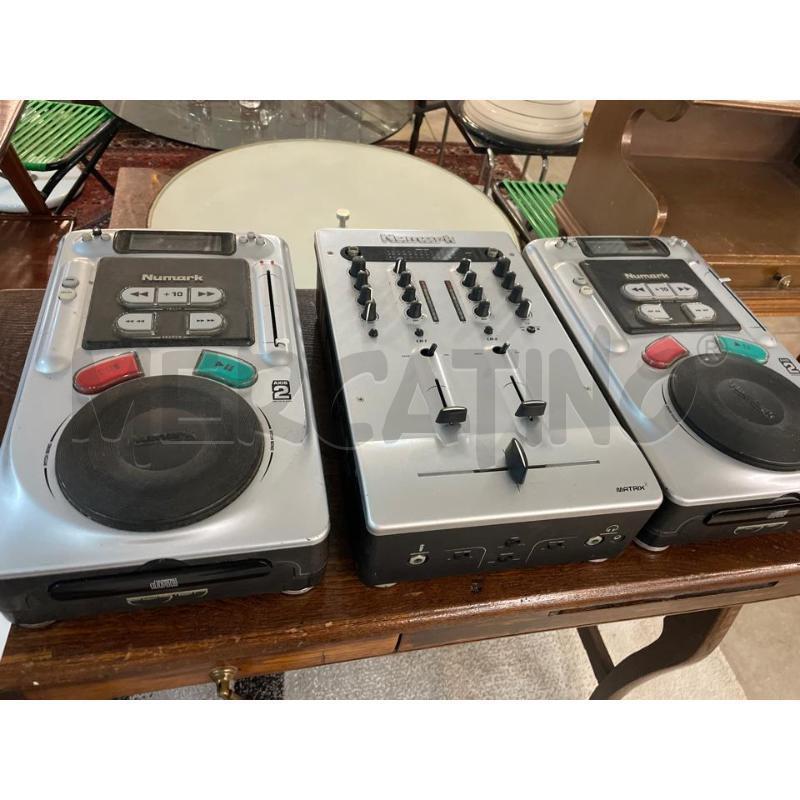 CONSOLLE NUMARK MATRIX 2 MIXER NO CAVI  | Mercatino dell'Usato Teramo 1