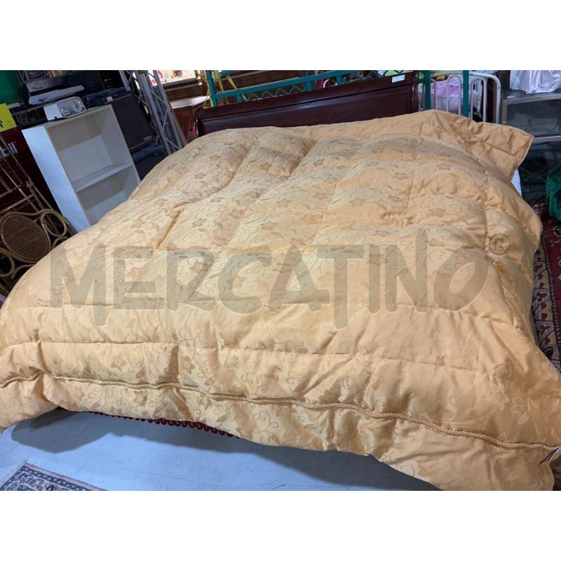 COPERTA MATRIMONIALE GIALLO OCRA DAMASCATO | Mercatino dell'Usato Teramo 1