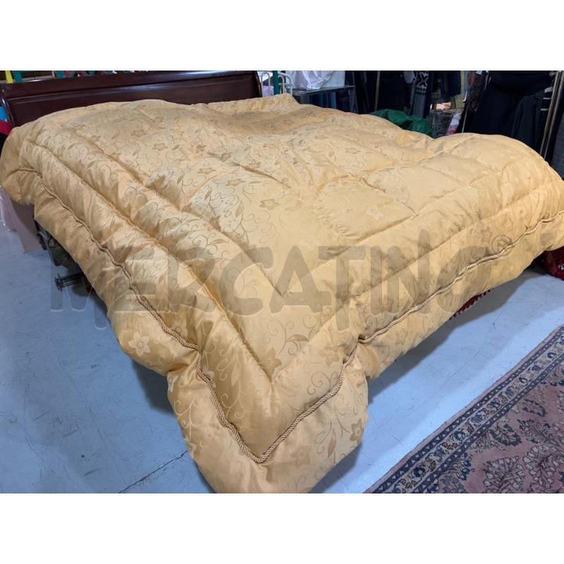 COPERTA MATRIMONIALE GIALLO OCRA DAMASCATO | Mercatino dell'Usato Teramo 4