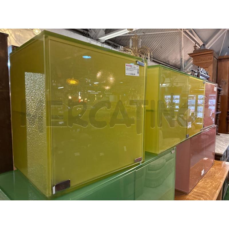 CUBO VETRO BACHECA COLORATA GIALLA 37X37 | Mercatino dell'Usato Teramo 3