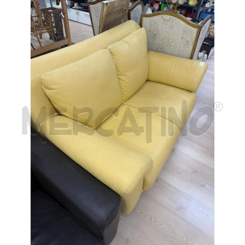 DIVANO 2 POSTI PELLE GIALLO | Mercatino dell'Usato Teramo 2