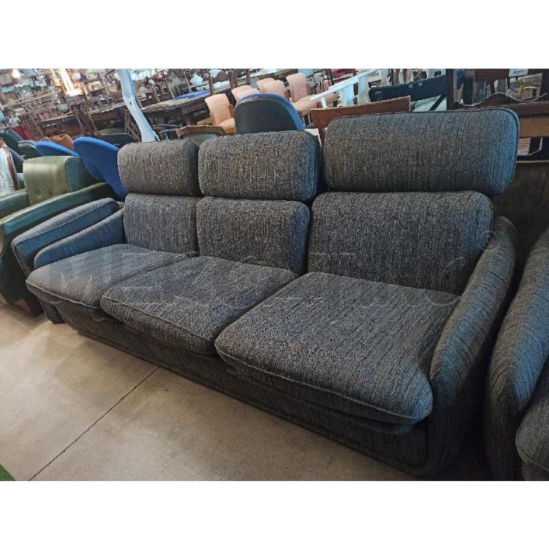 DIVANO BUSNELLI GRIGIO DESIGN RECLINER 3 POSTI | Mercatino dell'Usato Teramo 1