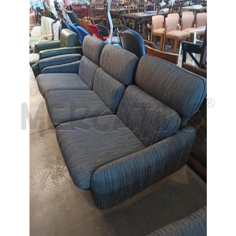 DIVANO BUSNELLI GRIGIO DESIGN RECLINER 3 POSTI | Mercatino dell'Usato Teramo 2
