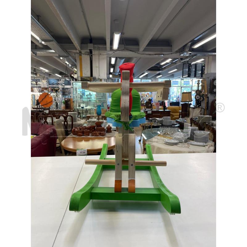 DONDOLINO IN LEGNO FORMA CAVALLO STOFFA VERDE | Mercatino dell'Usato Teramo 2