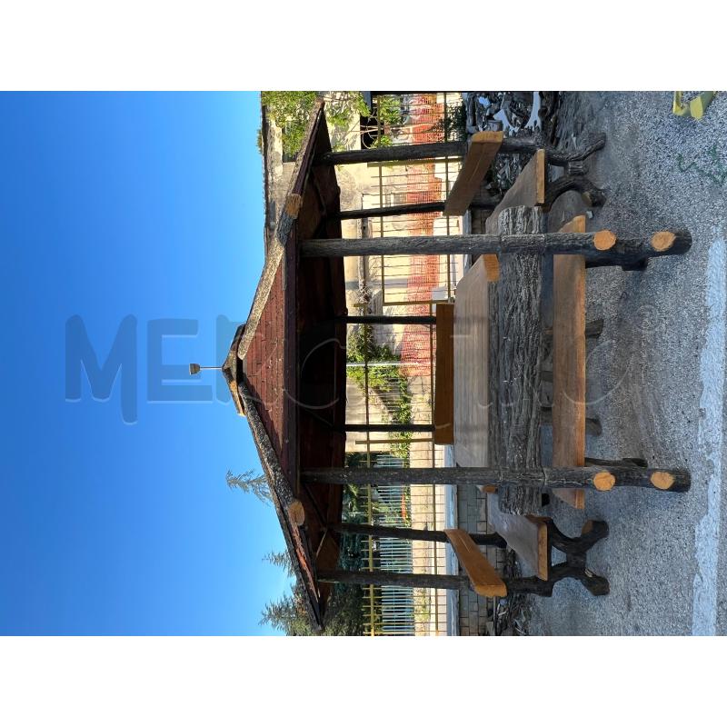 GAZEBO IN CEMENTO EFFETTO LEGNO FORMA PAGODA 4 PANCHE CON TAVOLO | Mercatino dell'Usato Teramo 1