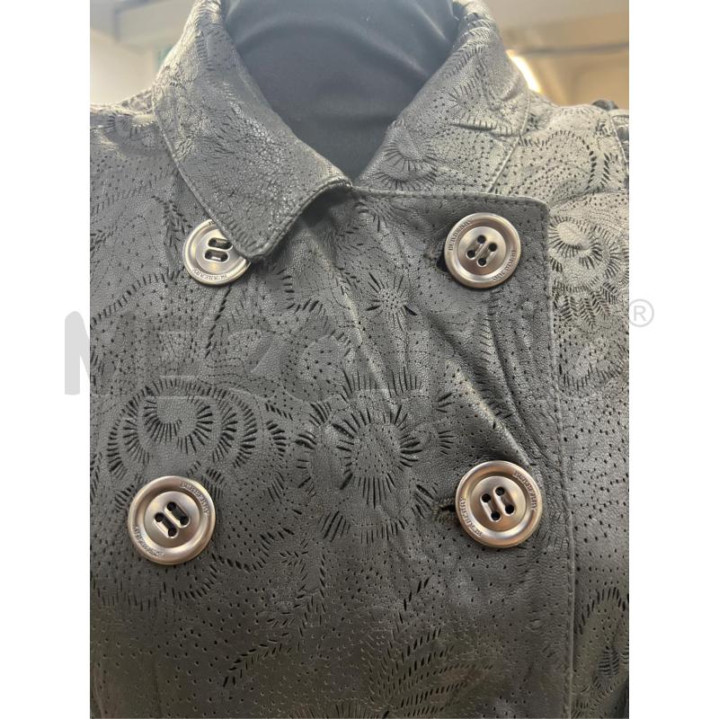 GIACCONE DONNA BURBERRY ESTABLISHED 1856 IN PELLE TRAFORATA BORRONI GRIGIO ANTRACITE CON SCRITTA  | Mercatino dell'Usato Teramo 3