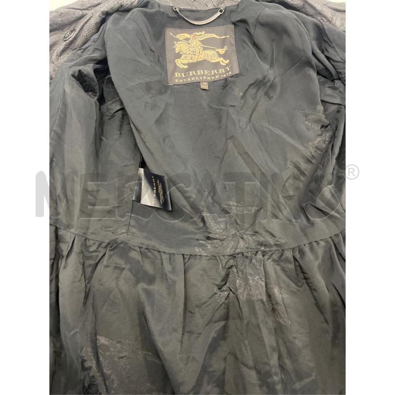 GIACCONE DONNA BURBERRY ESTABLISHED 1856 IN PELLE TRAFORATA BORRONI GRIGIO ANTRACITE CON SCRITTA  | Mercatino dell'Usato Teramo 4
