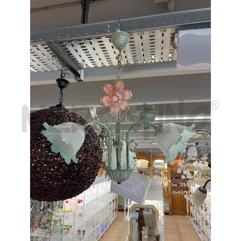 LAMPADARIO 3 LUCI FERRO BATTUTO FLOREALE TONI VERDI COPPE VETRO | Mercatino dell'Usato Teramo 1
