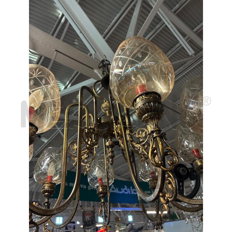 LAMPADARIO ANNI 50 IN OTTONE E VETRO SMERIGLIATO 8 LUCI | Mercatino dell'Usato Teramo 4