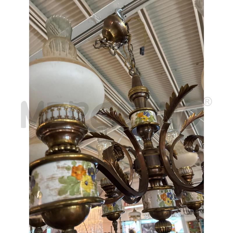 LAMPADARIO A BRACCI OTTONE CERAMICA 6 LUCI COPPE VETRO OPALINO | Mercatino dell'Usato Teramo 4