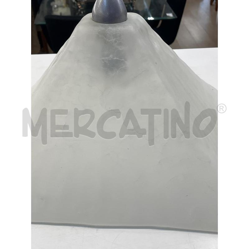 LAMPADARIO A SOSPENSIONE VETRO BIANCO FORMA PIRAMIDALE | Mercatino dell'Usato Teramo 2