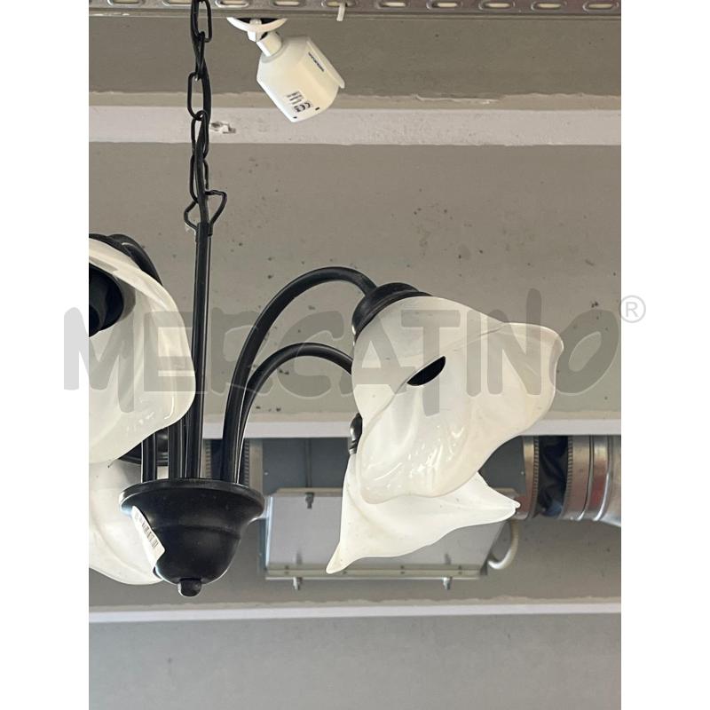 LAMPADARIO FERRO 5 LUCI VETRO | Mercatino dell'Usato Teramo 2