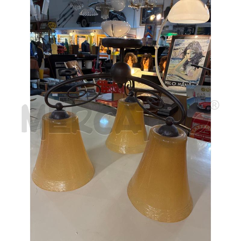 LAMPADARIO FERRO BATTUTO 3 CAMPANE VETRO TONI ARANCIO | Mercatino dell'Usato Teramo 1