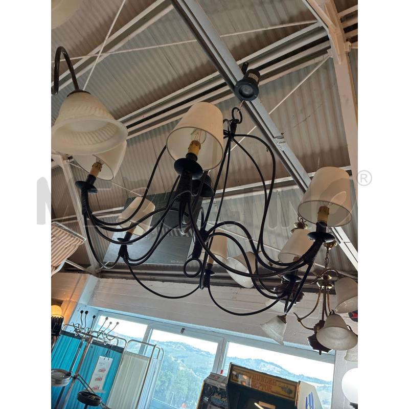 LAMPADARIO METALLO NERO CON 6 BRACCIA E COPRILAMPADE | Mercatino dell'Usato Teramo 1
