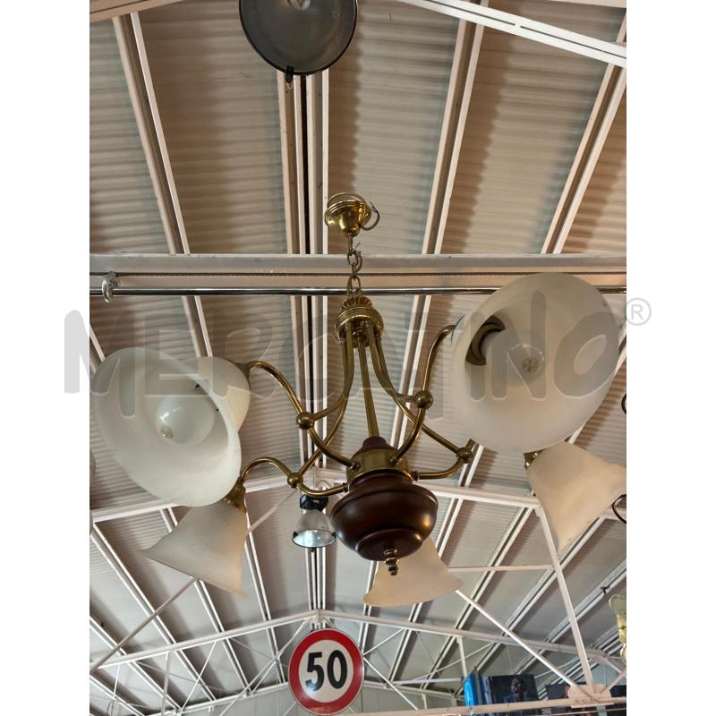 LAMPADARIO OTTONE LEGNO VETRO SATINATO 5 LUCI | Mercatino dell'Usato Teramo 1