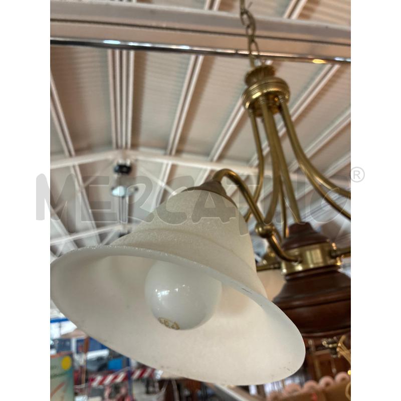 LAMPADARIO OTTONE LEGNO VETRO SATINATO 5 LUCI | Mercatino dell'Usato Teramo 4