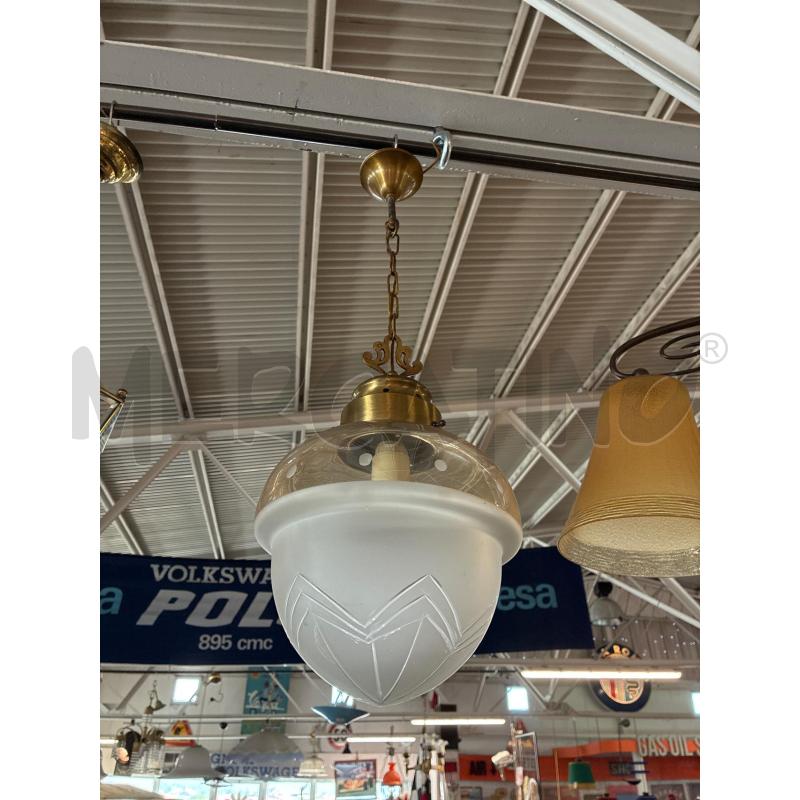 LAMPADARIO OTTONE VETRO SATINATO ANNI 70 1 LUCE | Mercatino dell'Usato Teramo 1