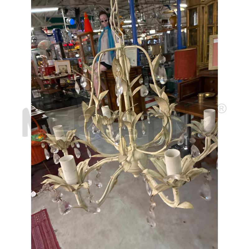 LAMPADARIO SHABBY FERRO 6 LUCI BIANCO CON PENDENTI | Mercatino dell'Usato Teramo 2