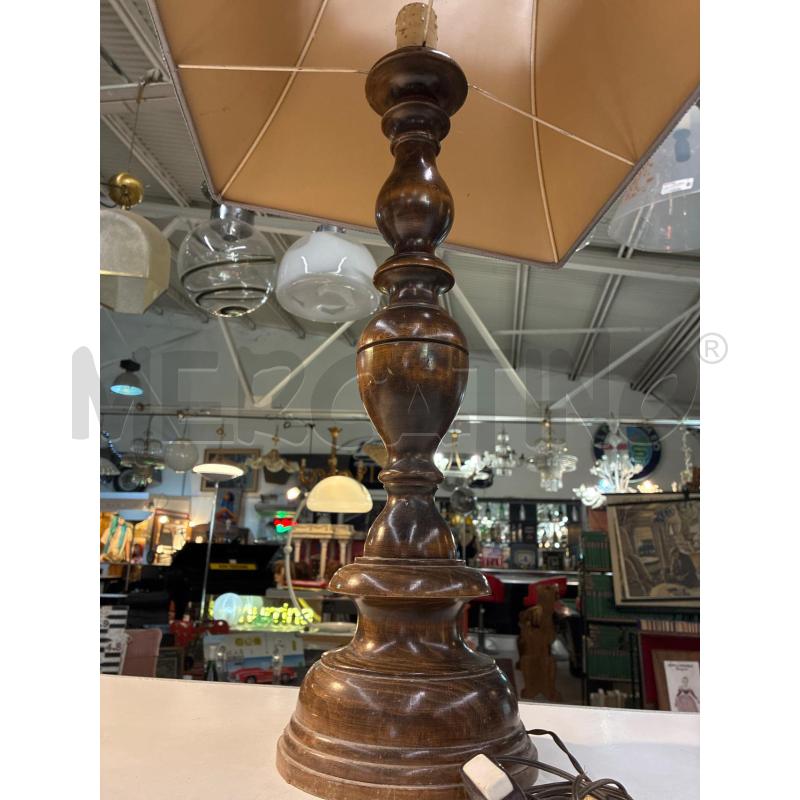 LAMPADA DA TAVOLO IN LEGNO TORNITO CON CAPPELLO  | Mercatino dell'Usato Teramo 2