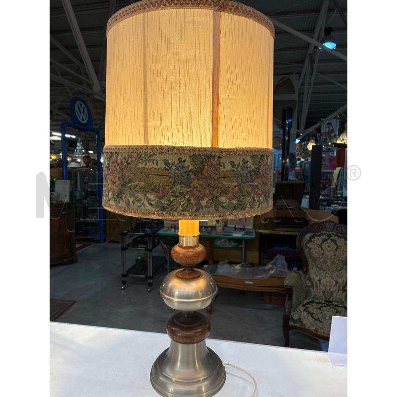 LAMPADA DA TAVOLO METALLO TORNITO LEGNO CAPPELLO BEIGE  FIORI  | Mercatino dell'Usato Teramo 1