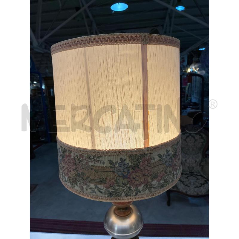 LAMPADA DA TAVOLO METALLO TORNITO LEGNO CAPPELLO BEIGE  FIORI  | Mercatino dell'Usato Teramo 3
