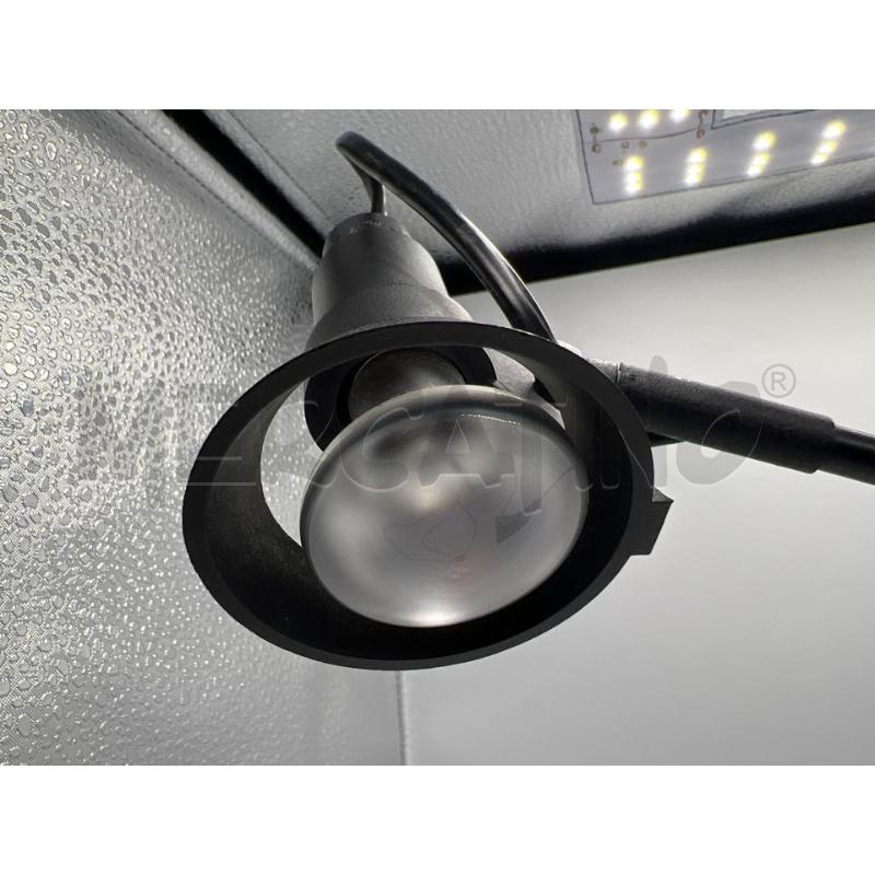 LAMPADA DA TAVOLO NERO STELO CURVO DESIGN | Mercatino dell'Usato Teramo 3