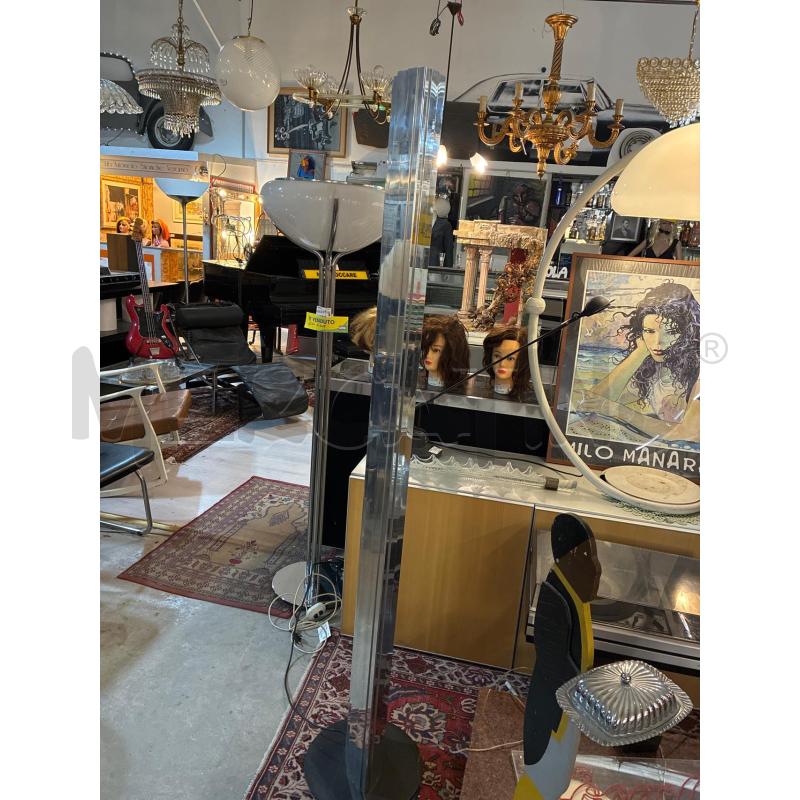 LAMPADA PIANTANA DESIGN METALLO CROMATO PROFILI . STILE ARTEMIDE .  | Mercatino dell'Usato Teramo 1
