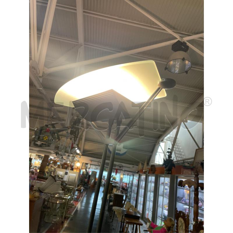 LAMPADA PIANTANA MODERNARIATO METALLO NERO VETRO SATINATO | Mercatino dell'Usato Teramo 2