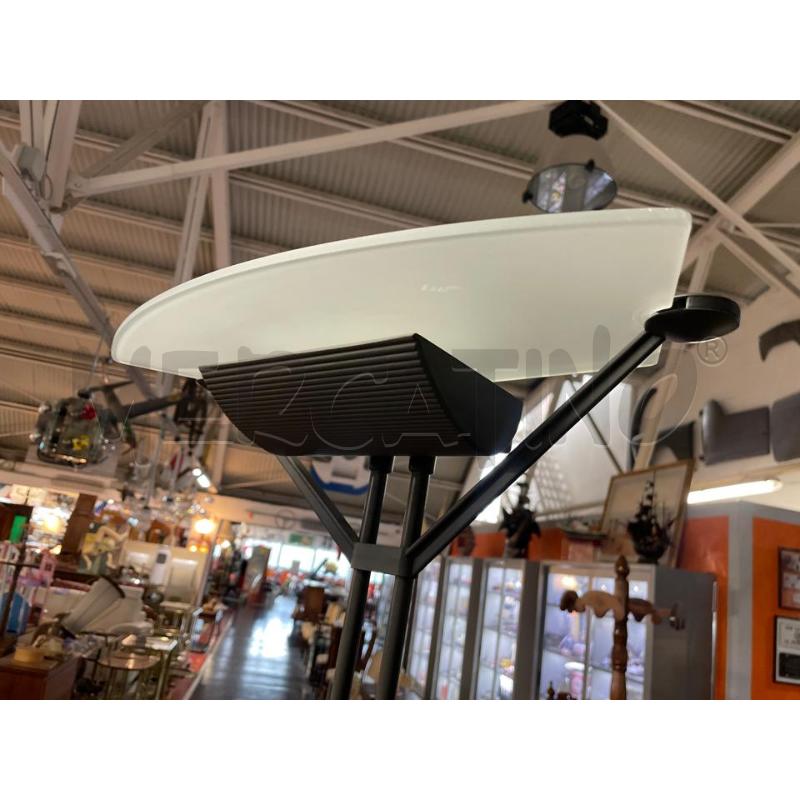 LAMPADA PIANTANA MODERNARIATO METALLO NERO VETRO SATINATO | Mercatino dell'Usato Teramo 4